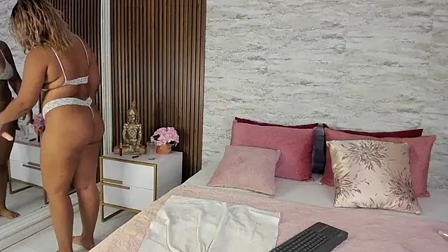 MadisonHunter2024 online show from February 1, 2025, 10:44 pm