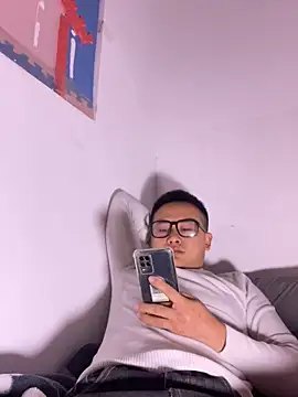 lixiaoshuai8 online show from November 24, 2025, 4:45 am