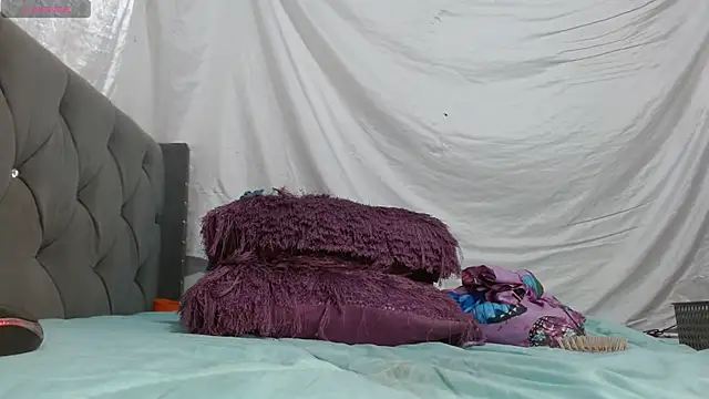 imtiffany w online show from March 7, 2025, 3:28 pm