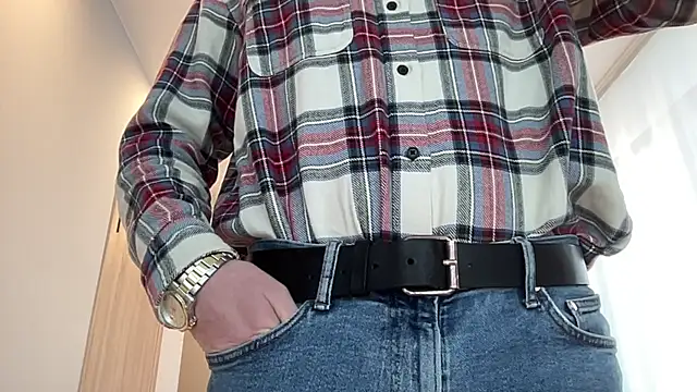 cute mark online show from December 21, 2025, 9:49 am