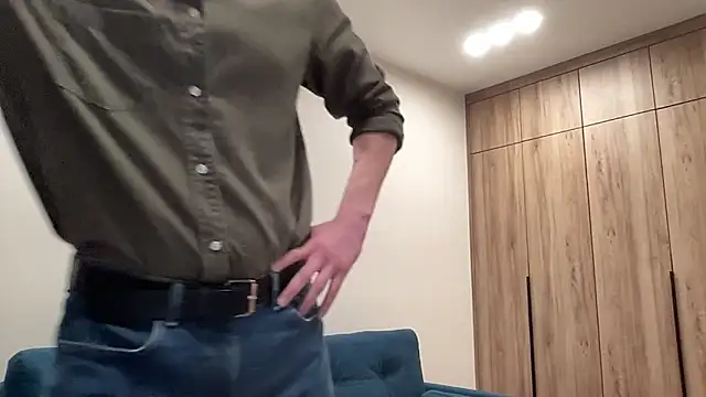 cute mark online show from April 21, 2026, 6:12 pm