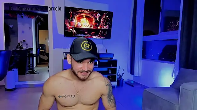 Maximo Marcelo online show from December 4, 2024, 11:13 pm