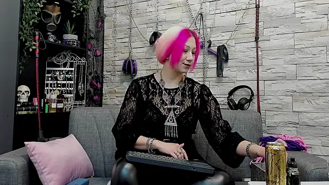 CruelMistress online show from December 13, 2024, 1:26 am