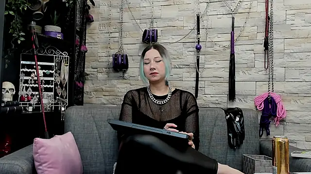 CruelMistress online show from March 15, 2026, 2:28 am