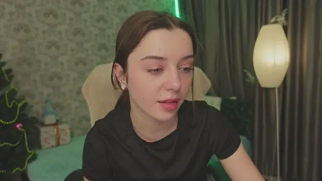 DinaCandy online show from December 25, 2024, 2:13 pm