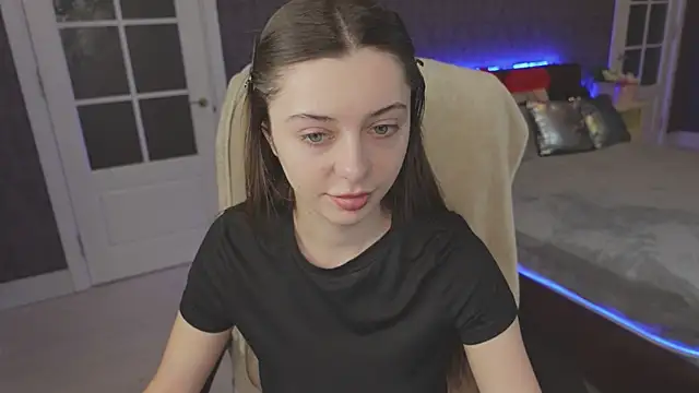 DinaCandy online show from February 13, 2025, 11:28 am