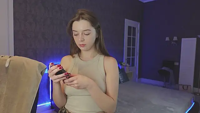 DinaCandy online show from February 14, 2025, 2:33 pm