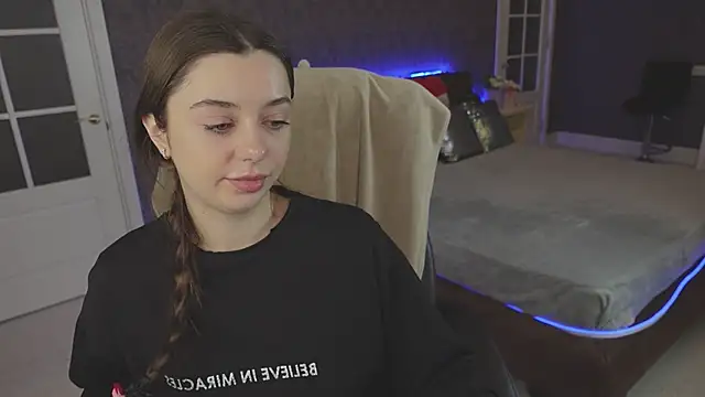 DinaCandy online show from February 17, 2025, 11:13 am