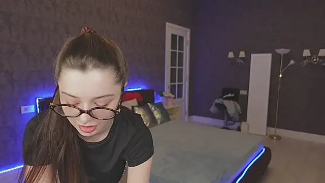 DinaCandy online show from March 2, 2025, 11:18 am