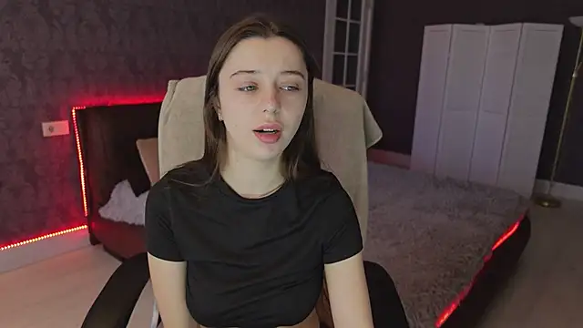 DinaCandy online show from March 14, 2025, 11:34 am