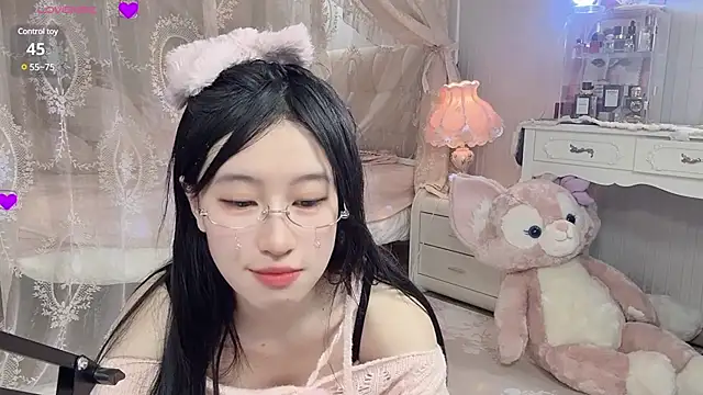 JennieKim RoseannePark online show from December 21, 2024, 7:38 pm