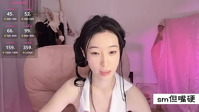 JennieKim RoseannePark online show from March 7, 2025, 4:00 pm