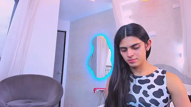 Venusflame   online show from September 14, 2025, 12:26 pm