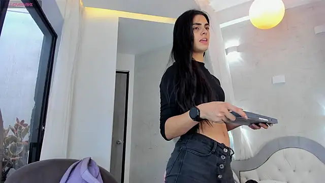 Venusflame   online show from September 15, 2025, 12:38 pm