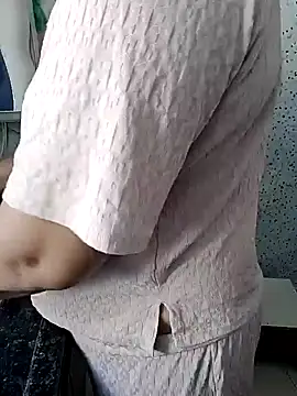 milf-kaira online show from January 28, 2025, 4:29 am