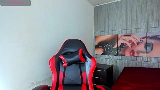 zoe connor19 online show from April 13, 2026, 8:47 pm