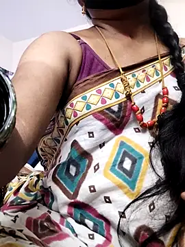 Snapshot of Tamilrojanew chatting on May 18, 2026, 7:14 am Tamilrojanew online show from May 18, 2026, 7:14 am