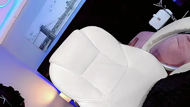 Shanelengel online show from January 13, 2025, 9:09 pm