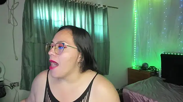 emily sweet13 online show from October 1, 2025, 12:33 pm