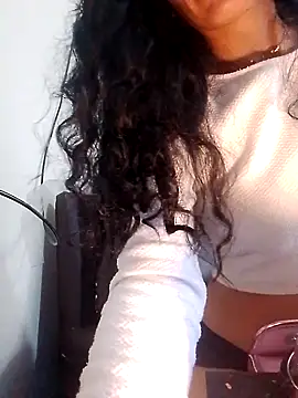 chloewildd  online show from January 3, 2025, 9:05 pm