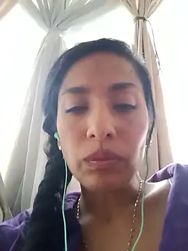 chloewildd  online show from November 2, 2025, 9:06 pm