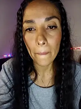 chloewildd  online show from May 3, 2026, 3:34 am