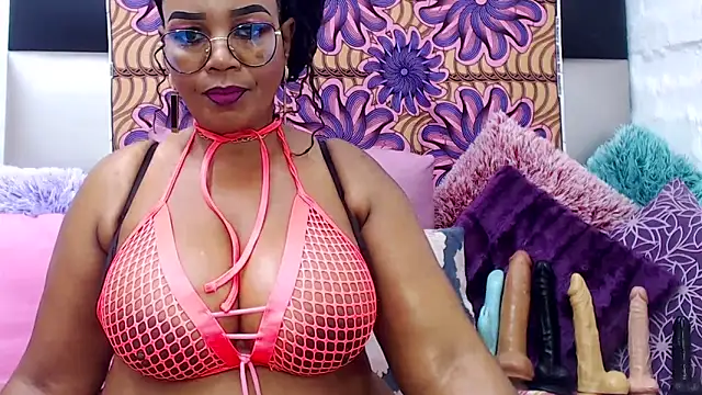 MATURExxxASS online show from October 5, 2025, 7:01 pm