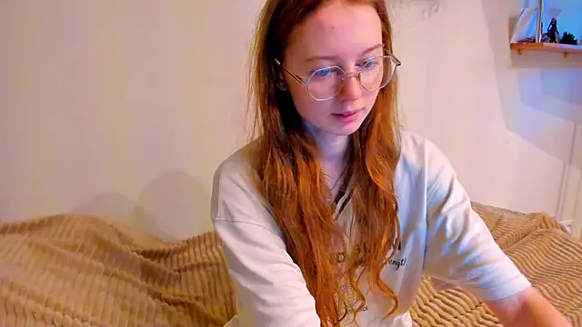 Fire Luna online show from December 2, 2025, 4:40 am