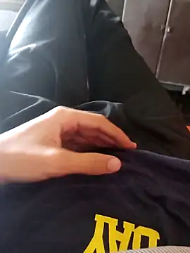 Juliano69xv online show from February 1, 2026, 6:06 pm