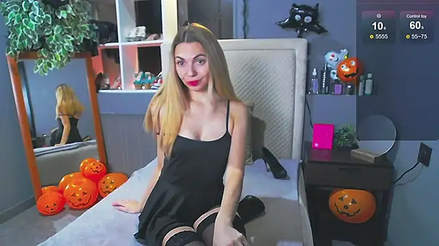 Snapshot of KiraNikson chatting on November 3, 2025, 1:19 am KiraNikson online show from November 3, 2025, 1:19 am