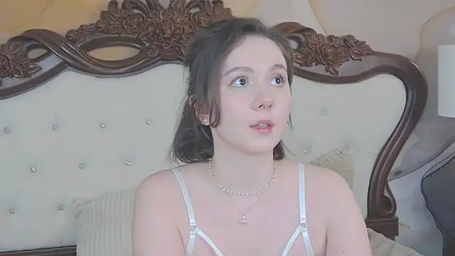 IreneRaye online show from February 1, 2025, 2:45 pm