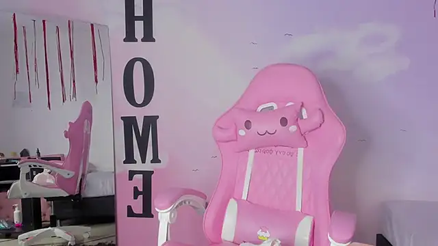 carolayrosse online show from March 3, 2025, 4:03 am