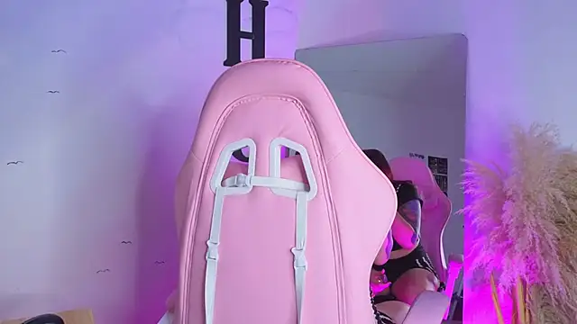 carolayrosse online show from September 12, 2025, 3:50 am