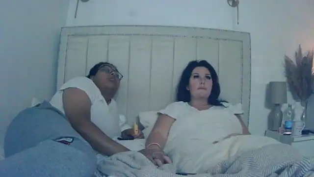 vanilla chocolate23 online show from September 23, 2025, 8:34 pm