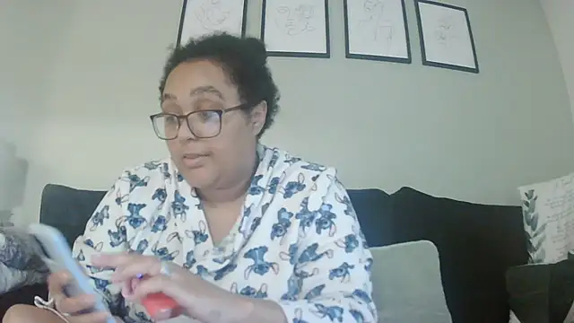 vanilla chocolate23 online show from November 15, 2025, 11:29 am