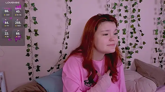 Snapshot of EnnySunrise chatting on January 1, 2025, 4:29 pm EnnySunrise online show from January 1, 2025, 4:29 pm