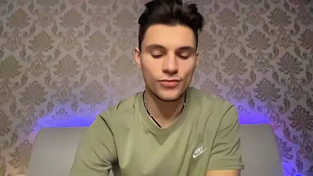 denlover1 online show from January 23, 2025, 3:22 pm