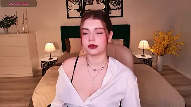 Snapshot of AdeliaKiss chatting on February 11, 2026, 5:34 am AdeliaKiss online show from February 11, 2026, 5:34 am