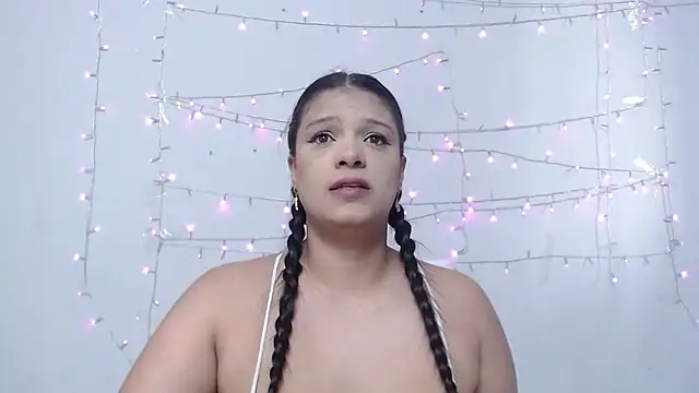 Nicol Love0 online show from March 14, 2025, 2:08 pm