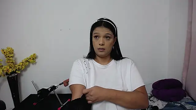 Nicol Love0 online show from September 26, 2025, 12:42 pm