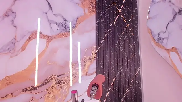 Alyson-a online show from April 1, 2026, 1:41 pm