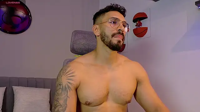 Snapshot of tony_muscle chatting on May 23, 2026, 9:08 pm tony muscle online show from May 23, 2026, 9:08 pm