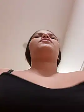 Snapshot of girl_milk1 chatting on December 11, 2024, 10:38 pm girl milk1 online show from December 11, 2024, 10:38 pm