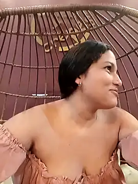 Snapshot of girl_milk1 chatting on October 25, 2025, 10:48 pm girl milk1 online show from October 25, 2025, 10:48 pm