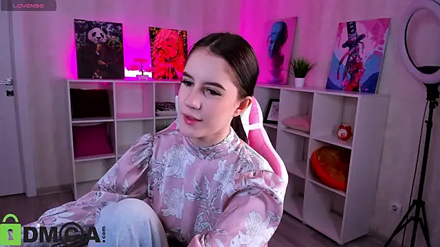 Tonya Gray online show from November 30, 2025, 1:09 am