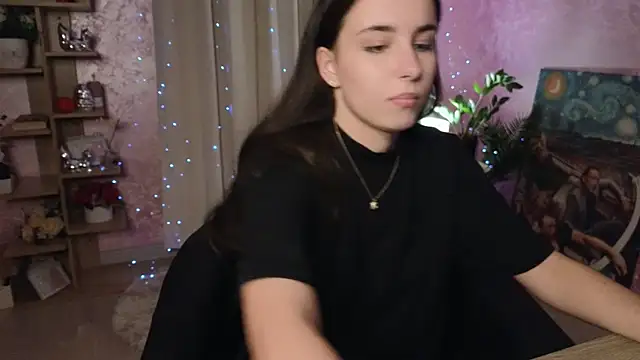 Snapshot of AuroraAksnesss chatting on December 3, 2024, 11:33 am AuroraAksnesss online show from December 3, 2024, 11:33 am