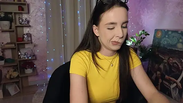 Snapshot of AuroraAksnesss chatting on December 11, 2024, 2:22 pm AuroraAksnesss online show from December 11, 2024, 2:22 pm