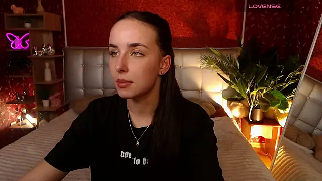 Snapshot of AuroraAksnesss chatting on March 14, 2025, 5:35 pm AuroraAksnesss online show from March 14, 2025, 5:35 pm