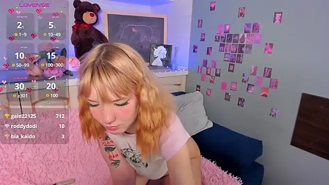 Linablueeyed online show from February 18, 2025, 2:27 pm