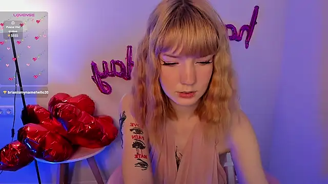 Linablueeyed online show from February 20, 2025, 8:17 am